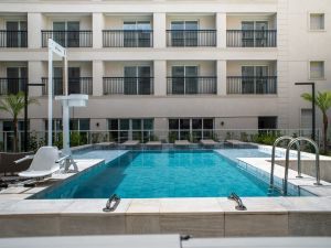 Piscina adulto descoberta